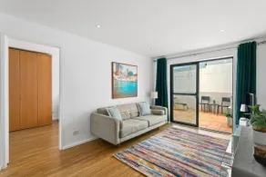 Fantastic Location and Comfort in Crows Nest SANT4 - Image 2