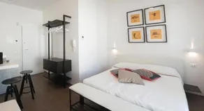 Via Del Faro Apartments - Image 2