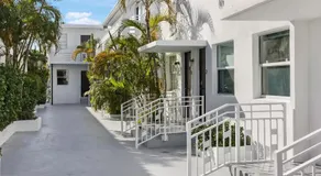 Byronessa Miami Beach - Image 4