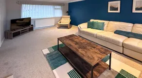BLUNSDON LODGE - Spacious Bungalow, High Speed Wi-Fi, Free Private Parking, Garden - Image 2