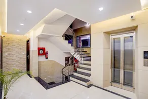 Super Townhouse Oak Railway Junction Kota Formerly Hotel Crosslane - Image 3