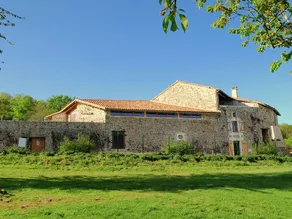 Spacious cottage suitable for disabled on an estate with a heated pool - Image 5