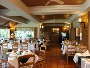 Lake View Hotel And Golf Club - Image 3