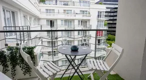 Lila Home - Tour Eiffel à 10mn - Balcon et Parking offert - Image 5