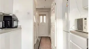 Tastefully Finished 2 Bedroom holiday & Short let cottage in Greater Manchester - Image 5
