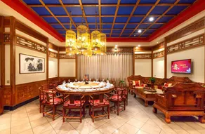 Hawaii International Hotel - Image 2