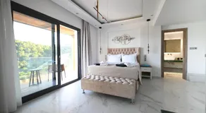ROYAL VIEW VILLAS - Image 2