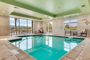 Holiday Inn Express Hotel & Suites Lake Elsinore by IHG - Image 3