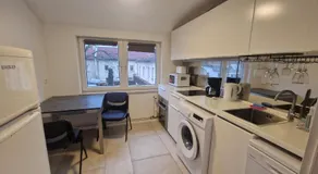 Apartment with parking in Berlin 11 - Image 4