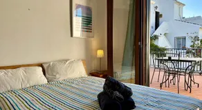 Casa con terraza y hermoso jardín comunal - Image 2