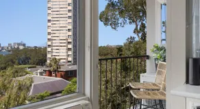 Magical Sydney Escape with Harbour Views & Parking - Image 5