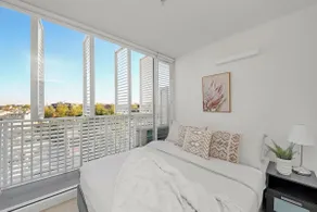 Central 2BR Near Queen Victoria Market - Image 3