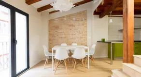 CA3 - Duplex de dos dormitorios en el Centro Histórico con garaje - Image 3