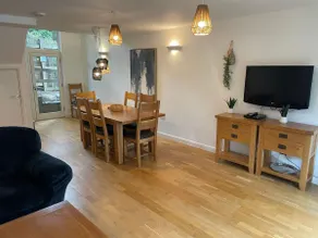 Pet-Friendly Cornish Retreat Apt 5| By Flag Beach - Image 5
