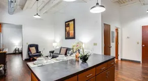 Centric NY Style Loft w/King bed - Image 4