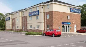 Travelodge Wincanton - Image 5