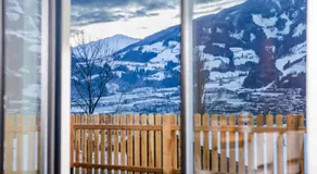 Vronis Lodge - Image 2