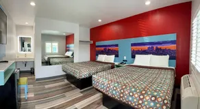 La Casa Motel, Los Angeles - Burbank Airport - Image 2