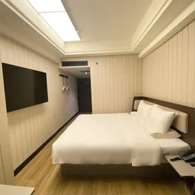 Hanting Hotel Huaihua Pedestrian Street Xintiandi Square - Image 2