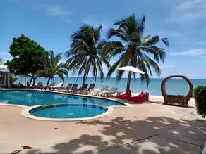 Lanta Paradise Beach Resort - Image 2