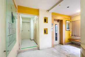 OYO Compact Suites Near Cubbon Park - Image 3
