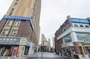 Shenbei Liaoning University Cinema Apartment (Aerospace University Branch) - Image 3