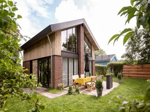 Villa near Dutch dunes with sun-facing garden - Image 1
