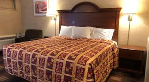 Red Carpet Inn Syracuse Airport - Image 2