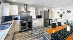 Ivy Lodge - Image 2