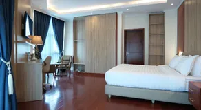 Crescent International Hotel - Image 2