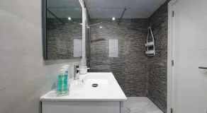 Nice and sunny apartment - Image 2