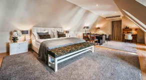 Gutshotel Weingut Schloss Reinhartshausen - Image 2