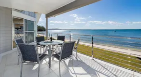 Waterfront Wonderland 41 Foreshore Dr stunning house with a lift linen Wi Fi and ducted air conditioning - Image 5
