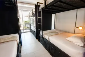 Mad Monkey Hostel Siem Reap - Image 2