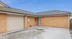 Stylish Newly Renovated Unit 7 Min From CBD - Image 4