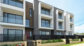 4BR Spacious Townhouse in Box Hill - Image 5