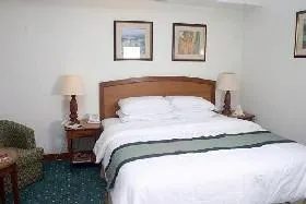 Embassy Inn Hotel - Image 5