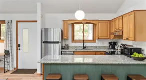 Wooded Nest, Cozy 3BR Chalet Near Spas, Downtown Berkeley Springs & Hiking - Image 5