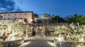 Private Apartment HerMes arT on the Karst Shared Pool & Parking - Image 4