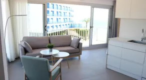 Bel appartement avec immense terrasse, vue sur la mer, à 50m de la plage - Image 4