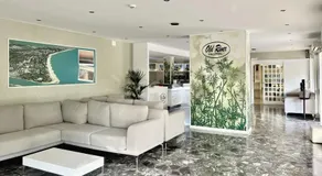 Hotel Old River - Image 3