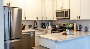 Spacious Home Near NYC&Metlife w private parking - Image 3