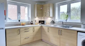 Modern Comfort, 2BR, Ensuite, Parking - Image 5