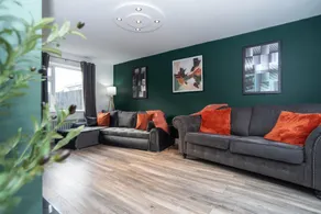 Dawley ProStay – Parking + Fast WiFi - Image 2