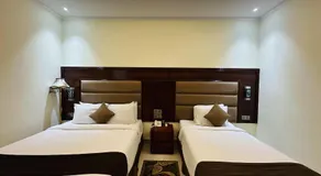 Uni Resort - Image 4