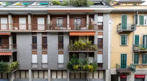 Titty House - Crocetta - Image 3