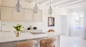 Old Town Luxury Suites 'Princess' - Image 3