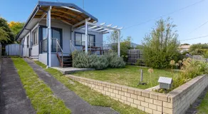 The Bud House - Image 4