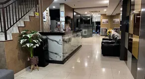 Signature Hotel - Image 5