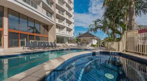 Broadbeach Savannah Resort - Image 4
